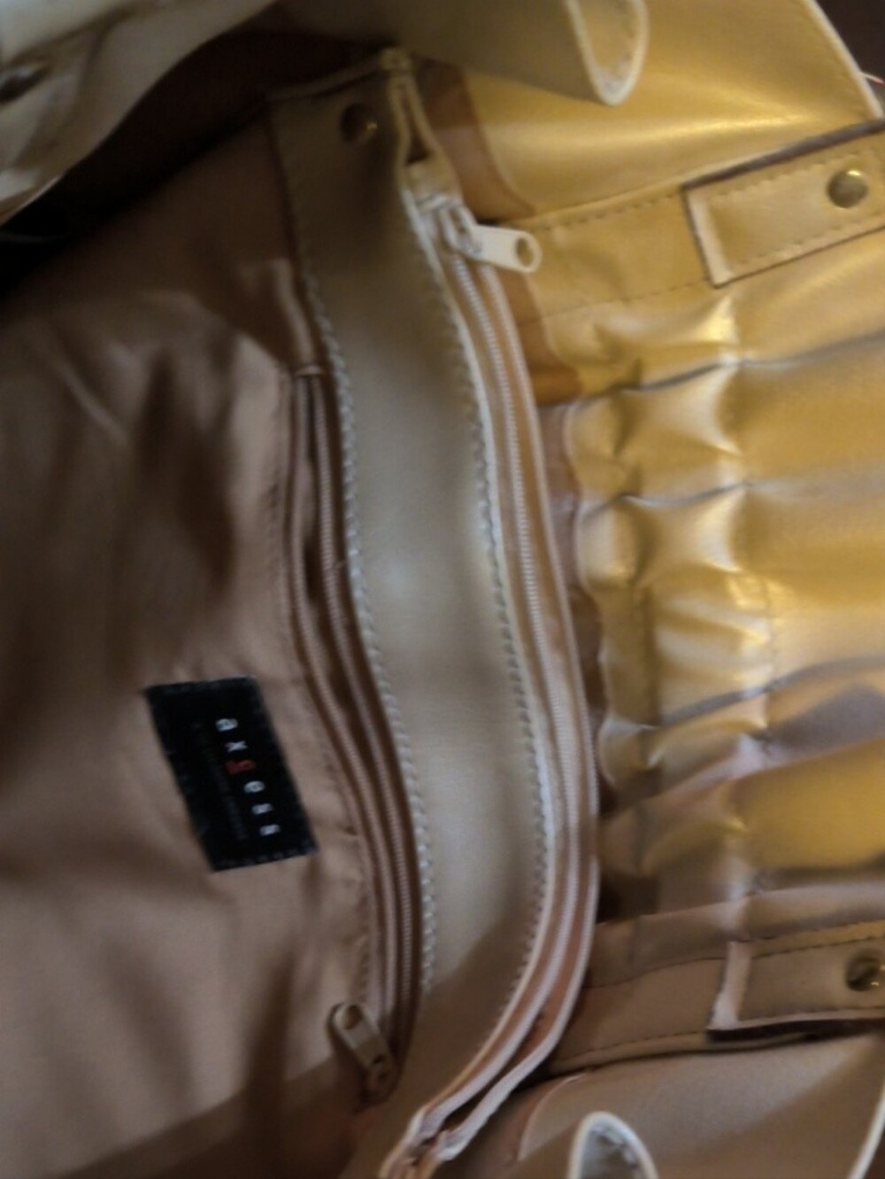 Axcess Metallic Cream Drawstring Tote - Picture 4 of 6